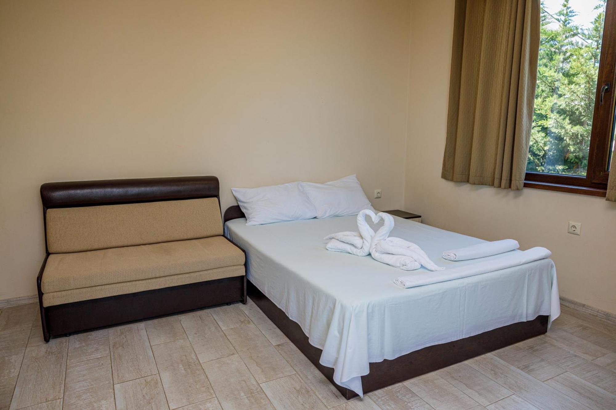 Family Hotel Silitur Ahtopol Exterior photo