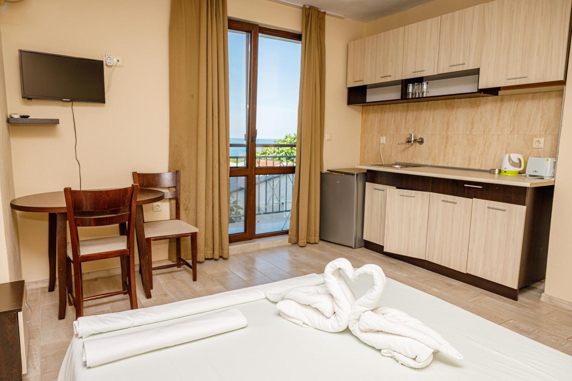 Family Hotel Silitur Ahtopol Exterior photo