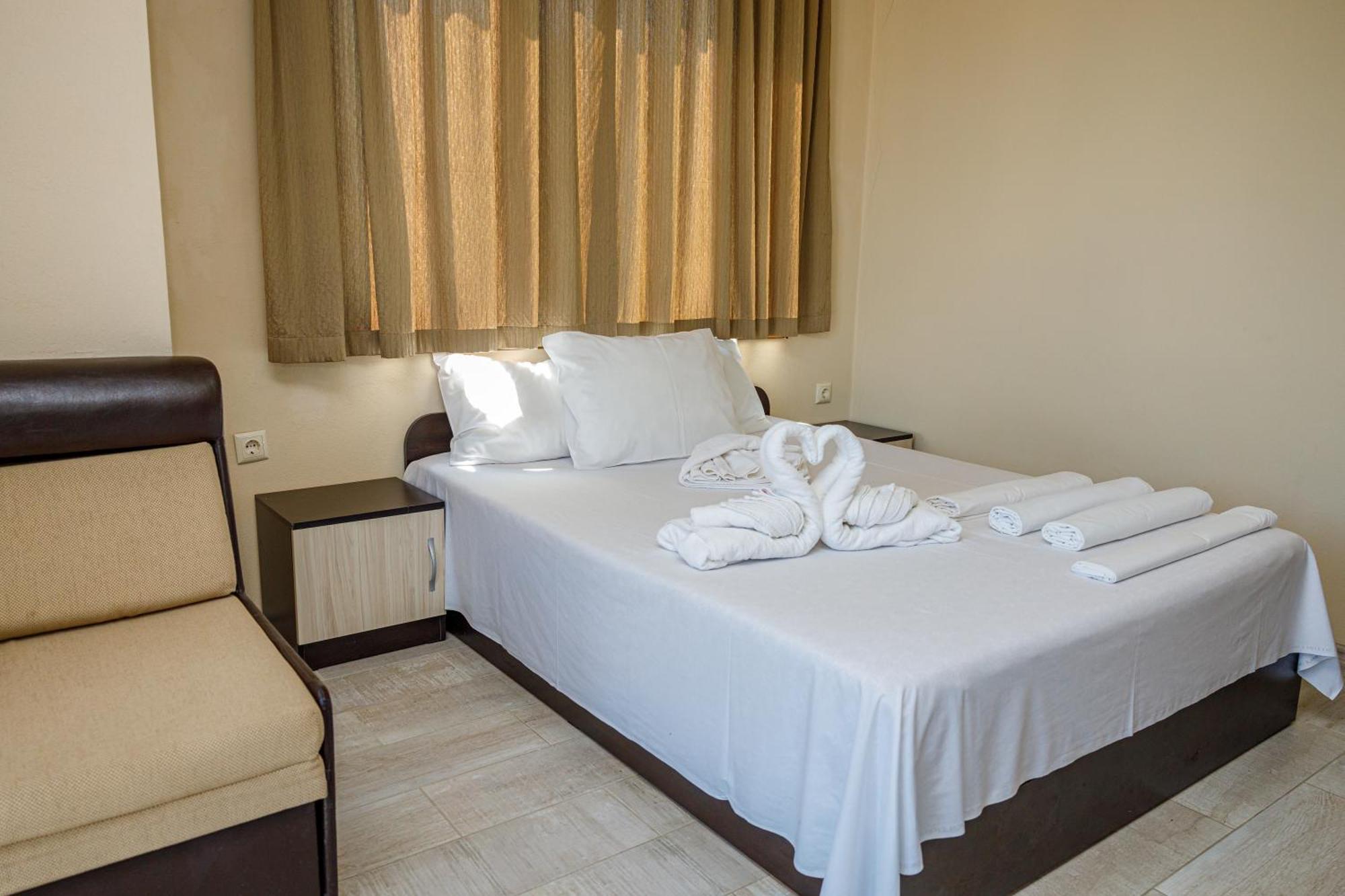 Family Hotel Silitur Ahtopol Exterior photo