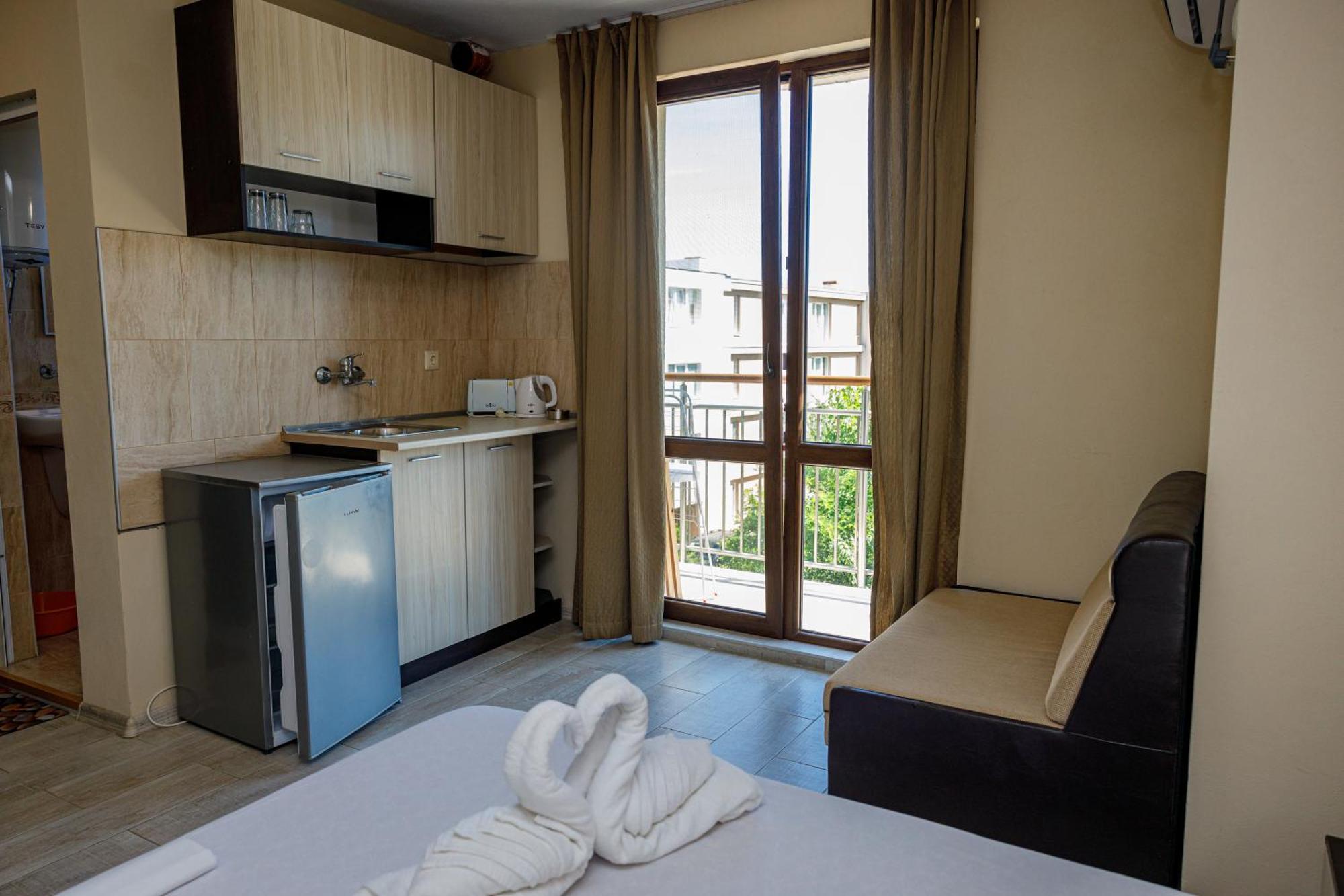 Family Hotel Silitur Ahtopol Exterior photo