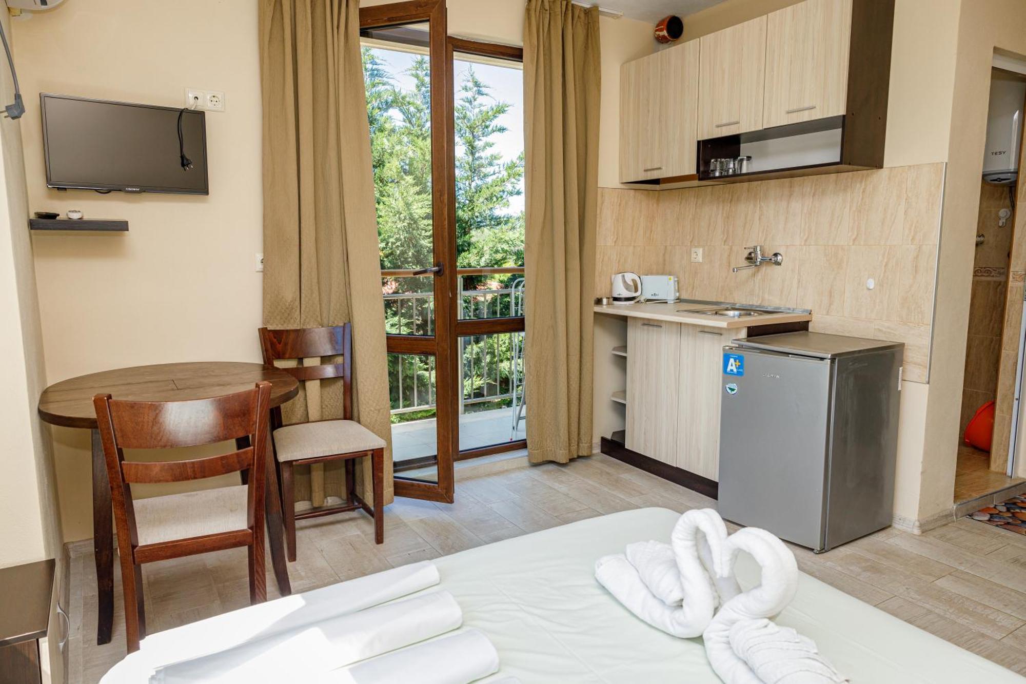 Family Hotel Silitur Ahtopol Exterior photo