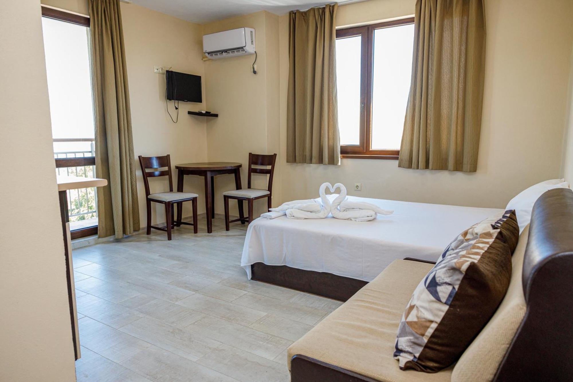 Family Hotel Silitur Ahtopol Exterior photo