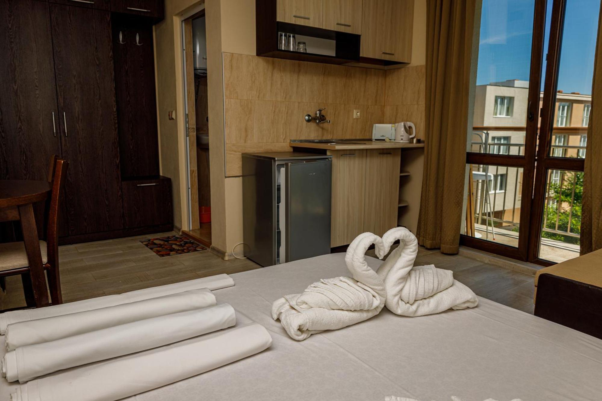 Family Hotel Silitur Ahtopol Exterior photo