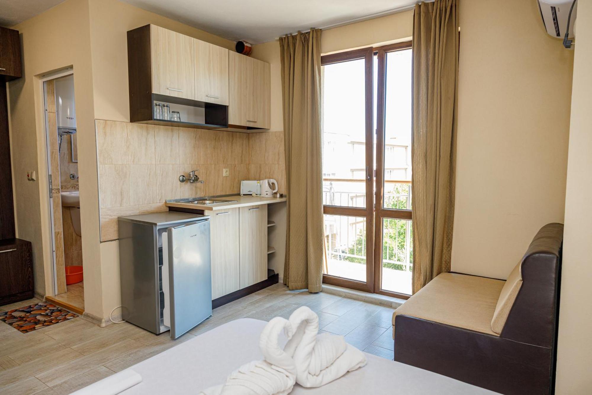 Family Hotel Silitur Ahtopol Exterior photo