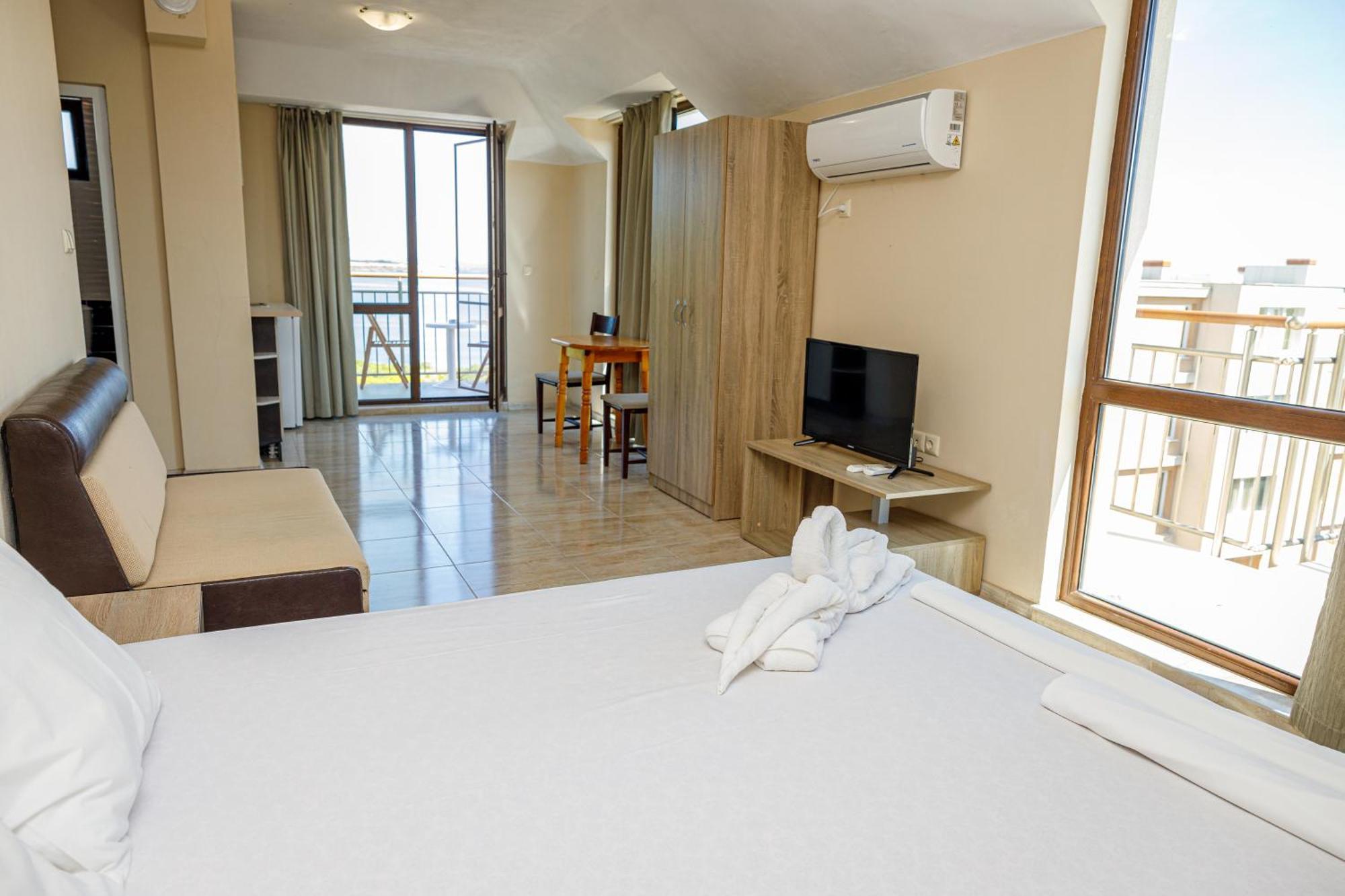 Family Hotel Silitur Ahtopol Exterior photo