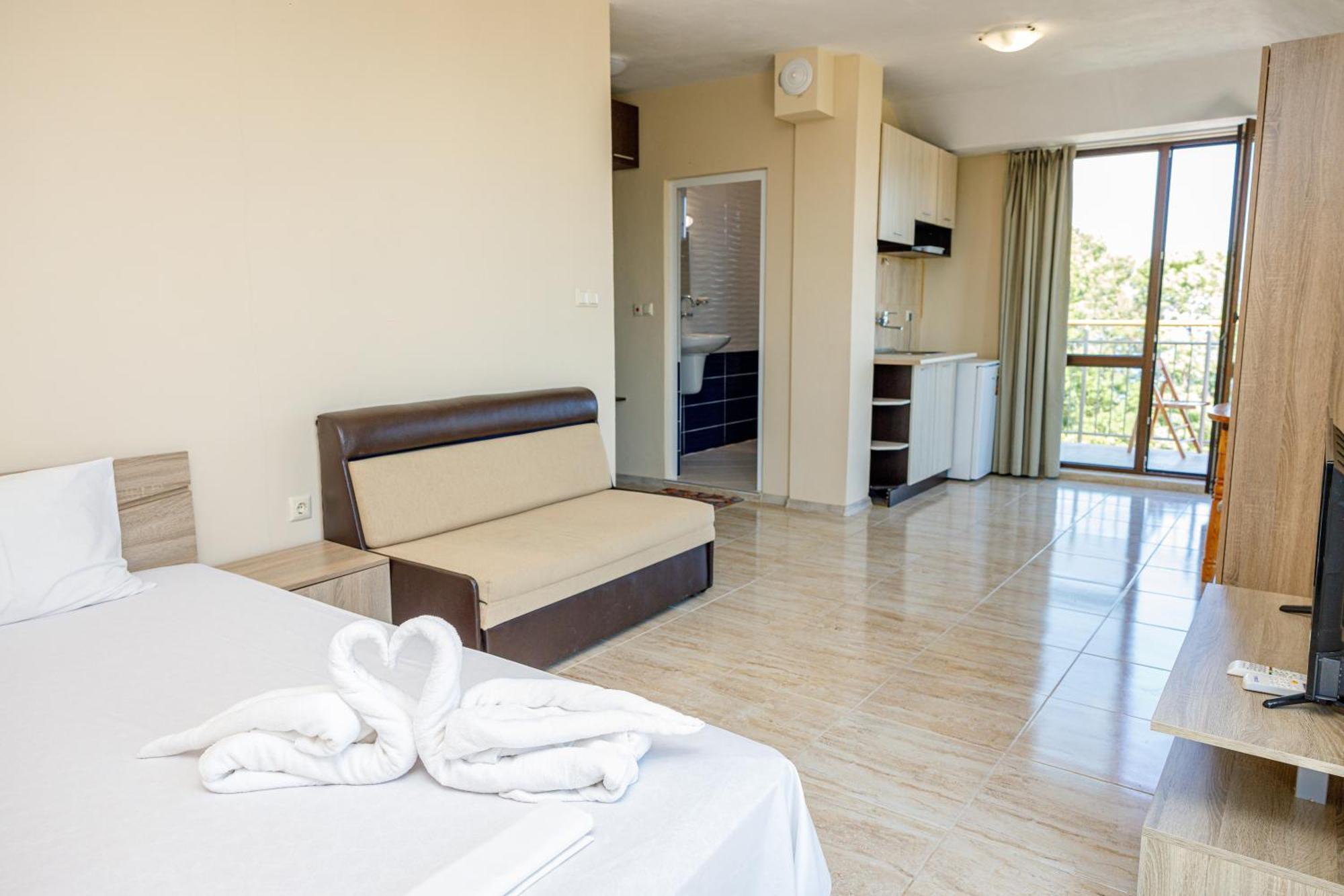 Family Hotel Silitur Ahtopol Exterior photo