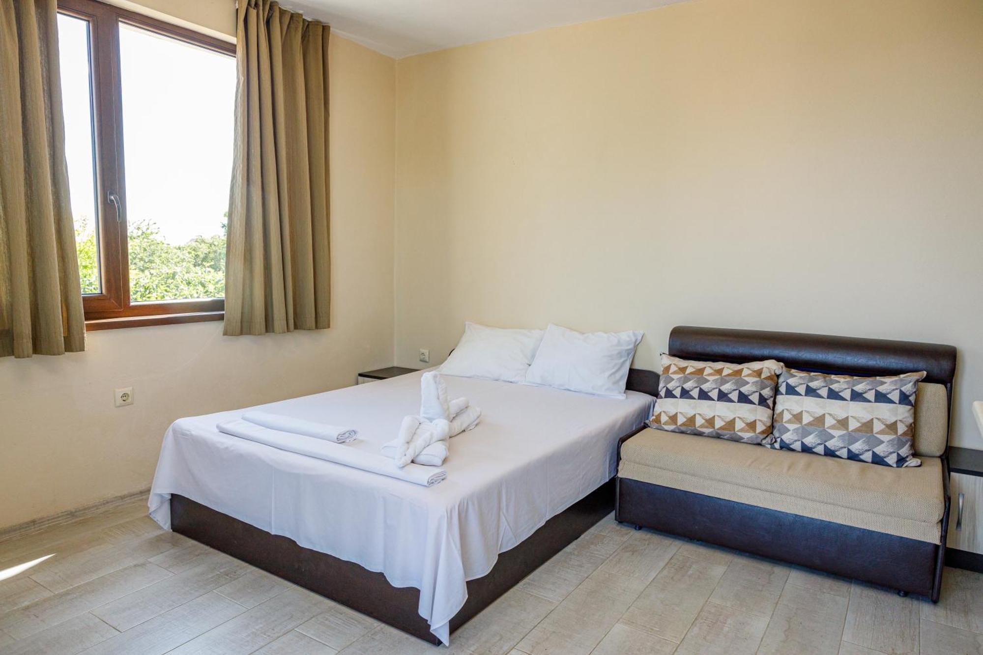 Family Hotel Silitur Ahtopol Exterior photo